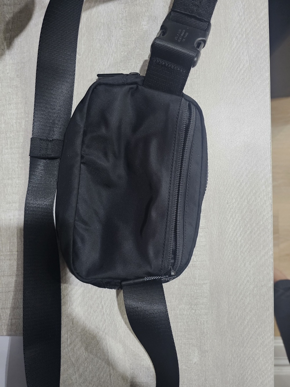 lululemon athletica Black Everywhere Belt Bag 1L - Picture 2 of 6